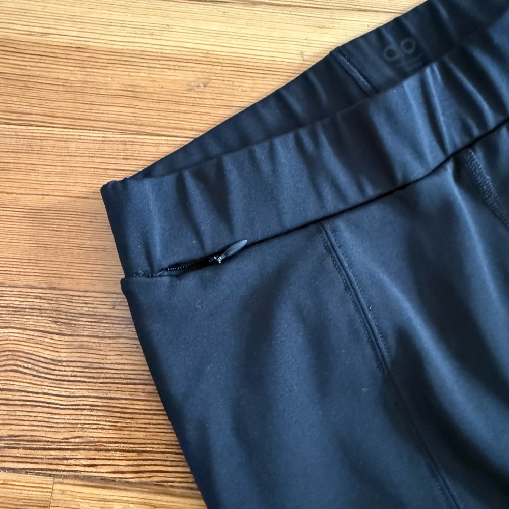 ALO Yoga Black Leggings - Picture 6 of 12